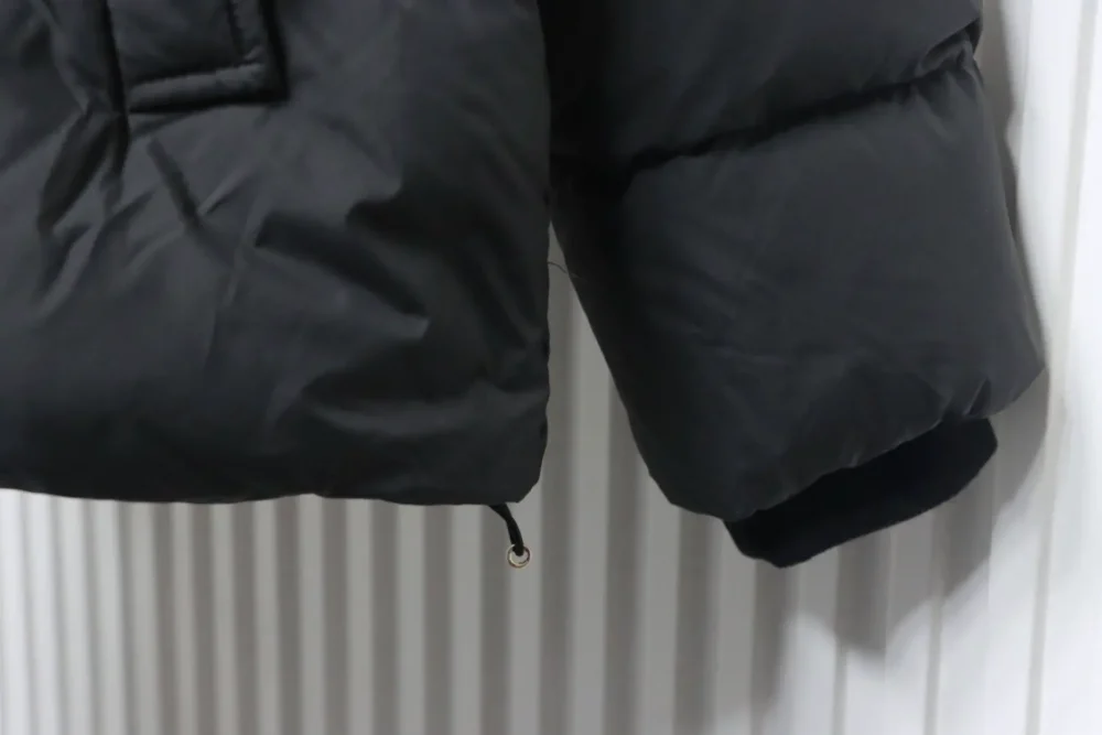 Daunenjacke mit Kapuze und Applikation – Bild 5