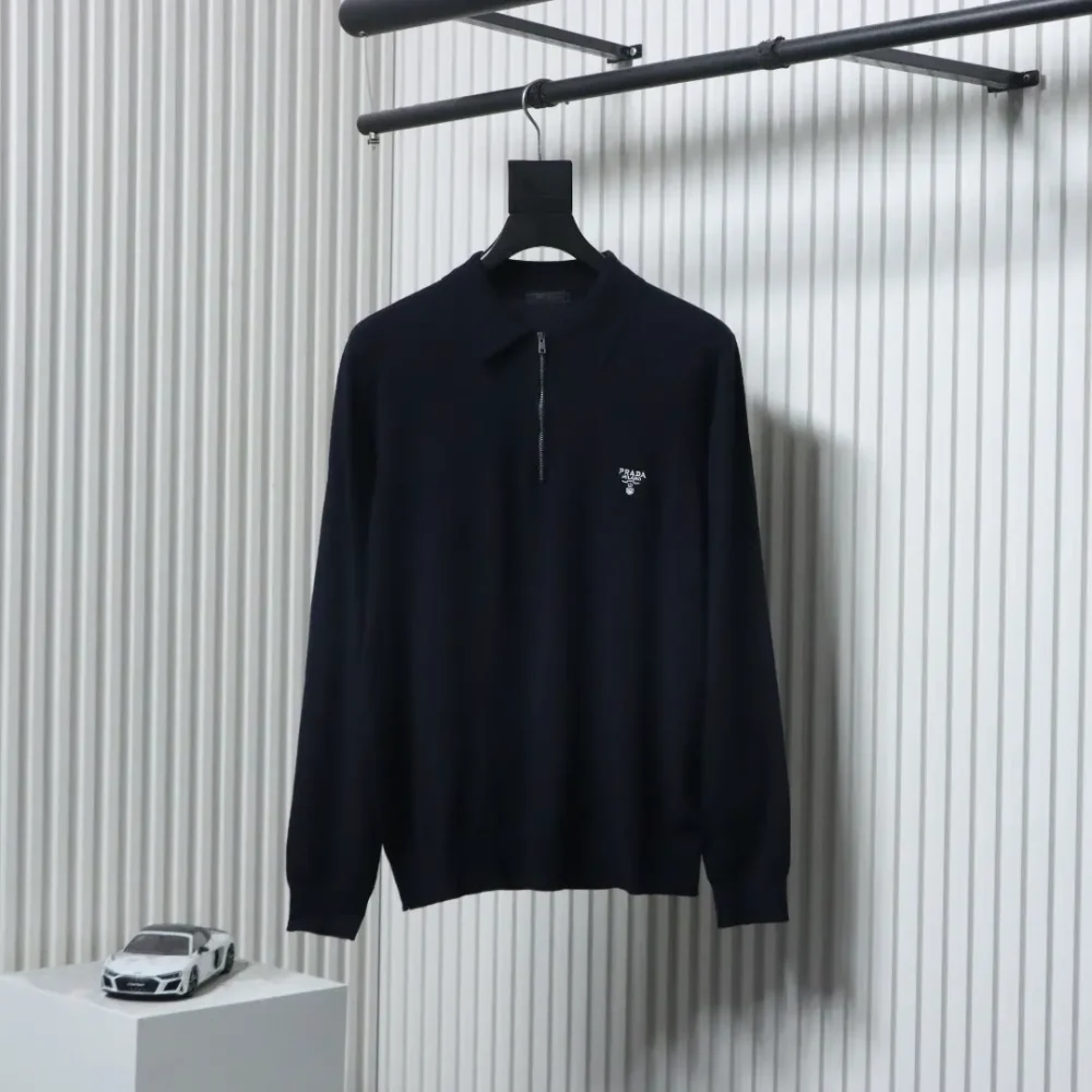 Embroidered half-zip knitted long-sleeved polo shirt