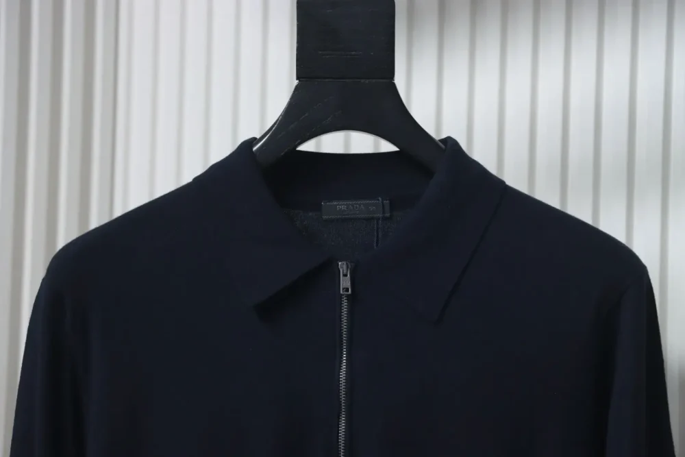 Embroidered half-zip knitted long-sleeved polo shirt – Bild 3