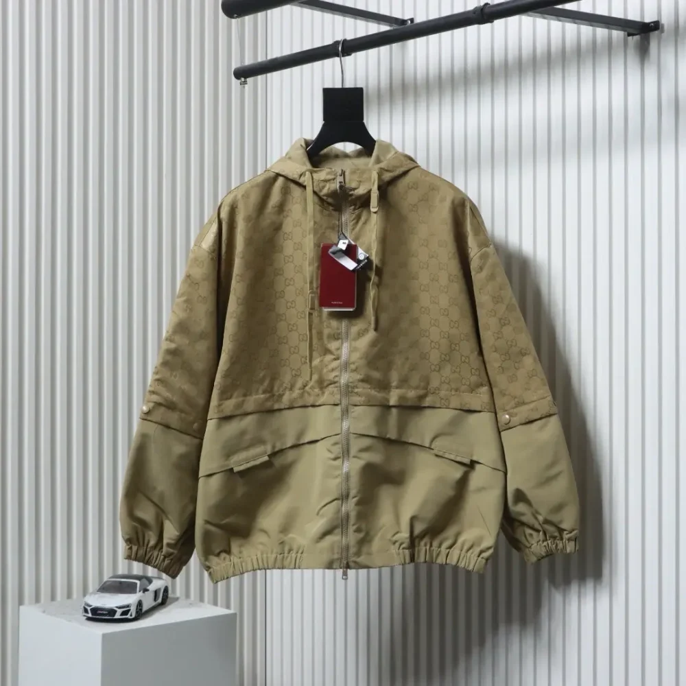 G.UCC1 Patchwork-Windjacke mit durchgehendem Monogramm-Print und Kapuze