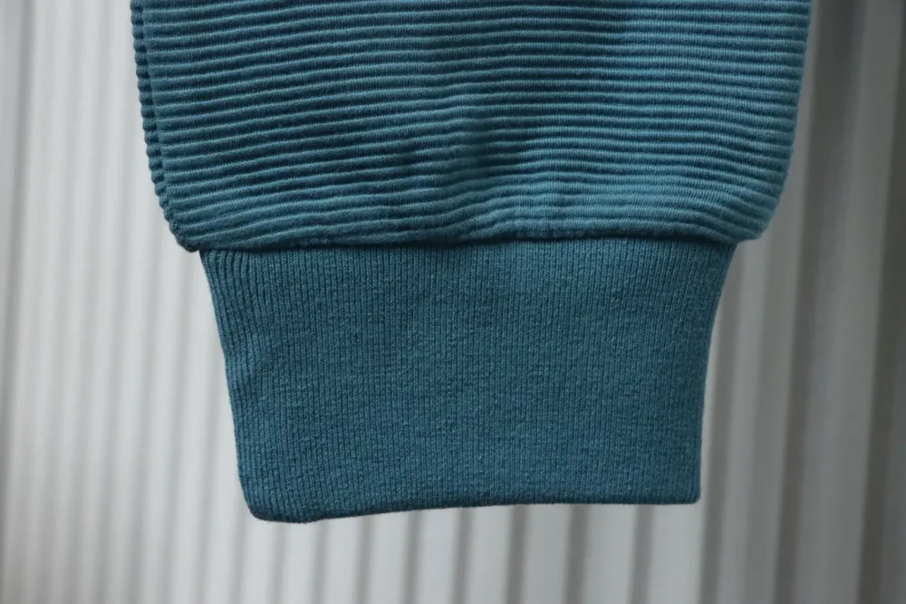 Gerade geschnittene Hose mit Waffelstruktur und Wasserrippen – Bild 7