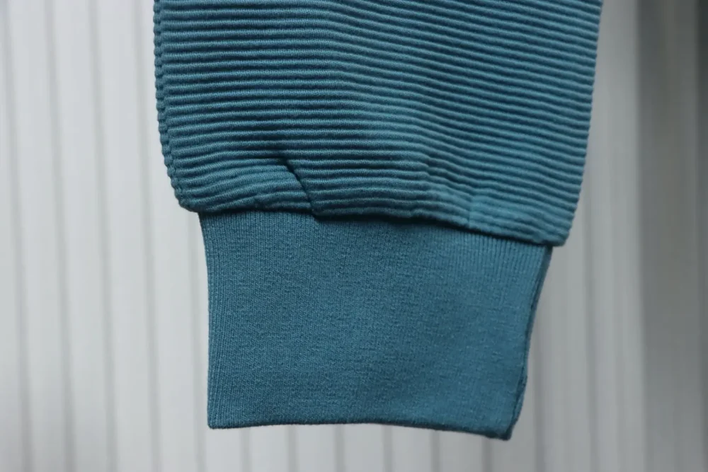 Gerade geschnittene Hose mit Waffelstruktur und Wasserrippen – Bild 5