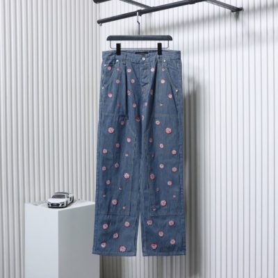 Gestreifte Jeanshose mit Kirschblütenmuster