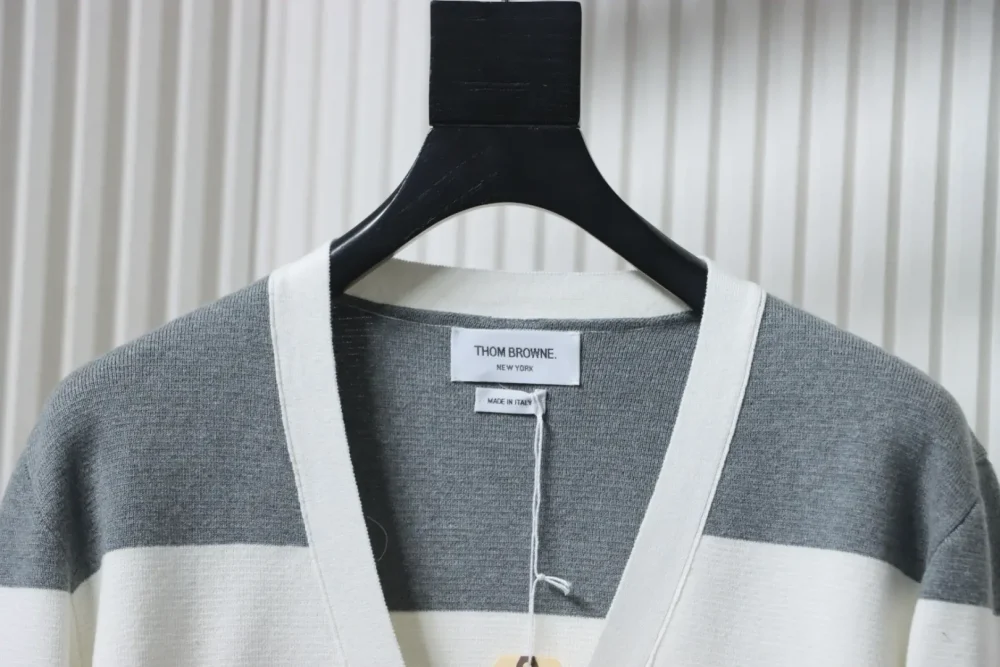 HOM BROWNE TB Thom Browne 25FW wide stripe knitted sweater cardigan – Bild 3