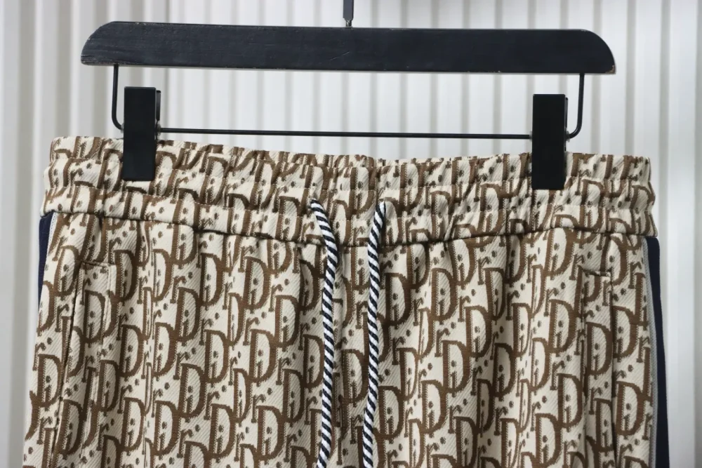 Hose mit durchgehendem Jacquard-Seitengewebe – Bild 3