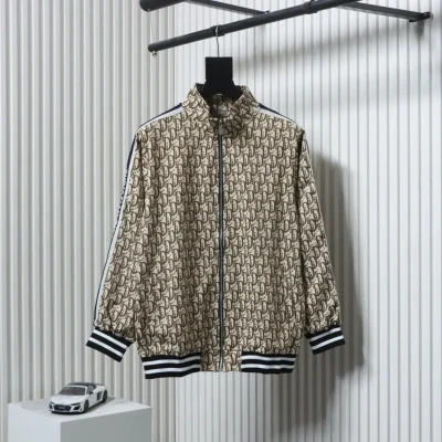Jacke aus durchgehendem Jacquard-Seitengewebe