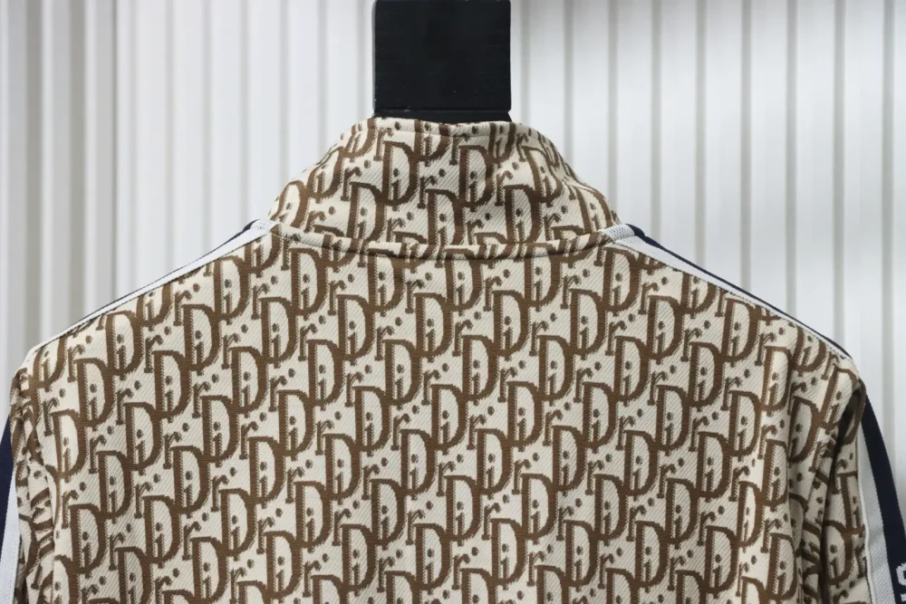 Jacke aus durchgehendem Jacquard-Seitengewebe – Bild 4