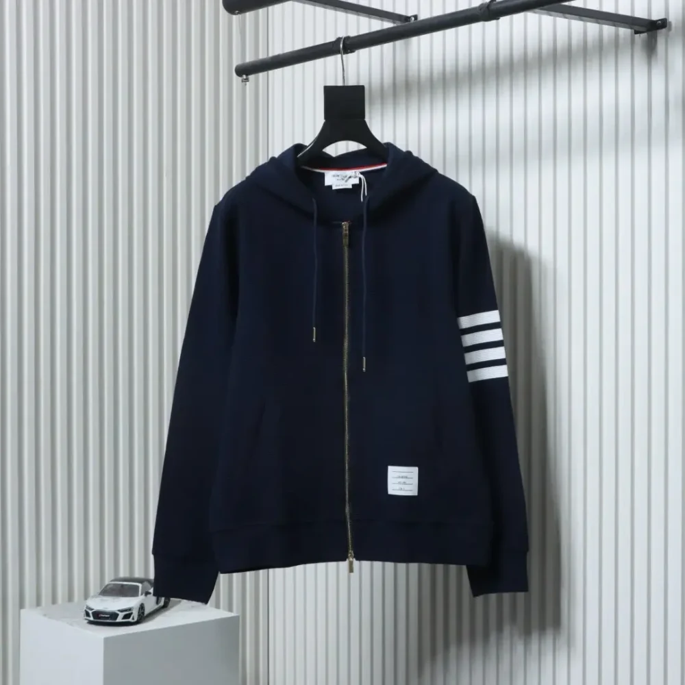Jacke mit Reißverschluss und Waffelstruktur in Wasserwellenoptik – Bild 14