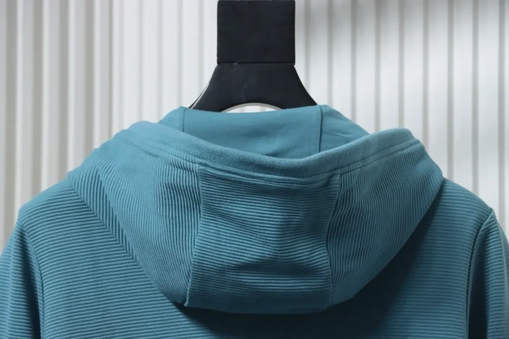 Jacke mit Reißverschluss und Waffelstruktur in Wasserwellenoptik – Bild 4