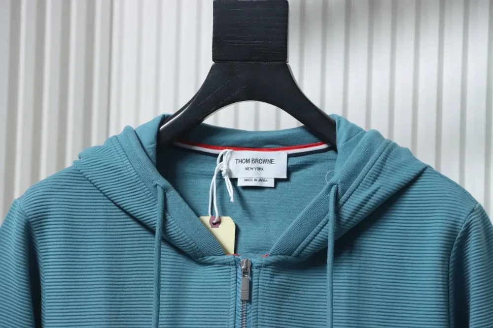 Jacke mit Reißverschluss und Waffelstruktur in Wasserwellenoptik – Bild 3