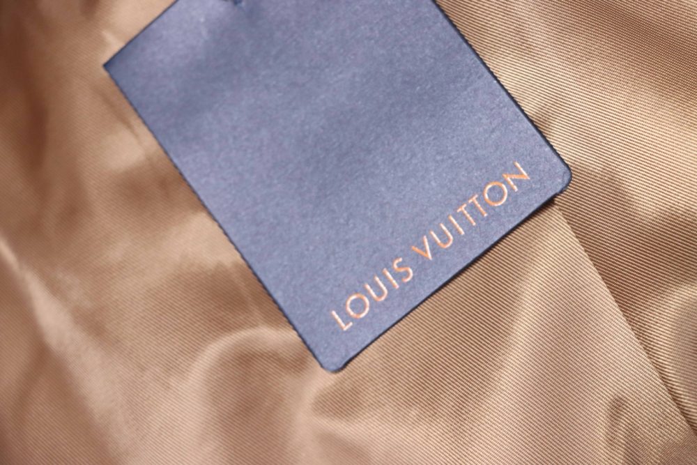 Jacke mit gesticktem Abzeichen und durchgehendem Monogramm-Karomuster – Bild 9