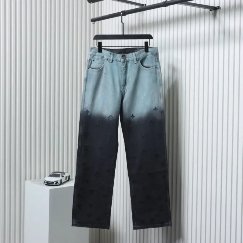 Jeanshose mit Farbverlaufsstickerei