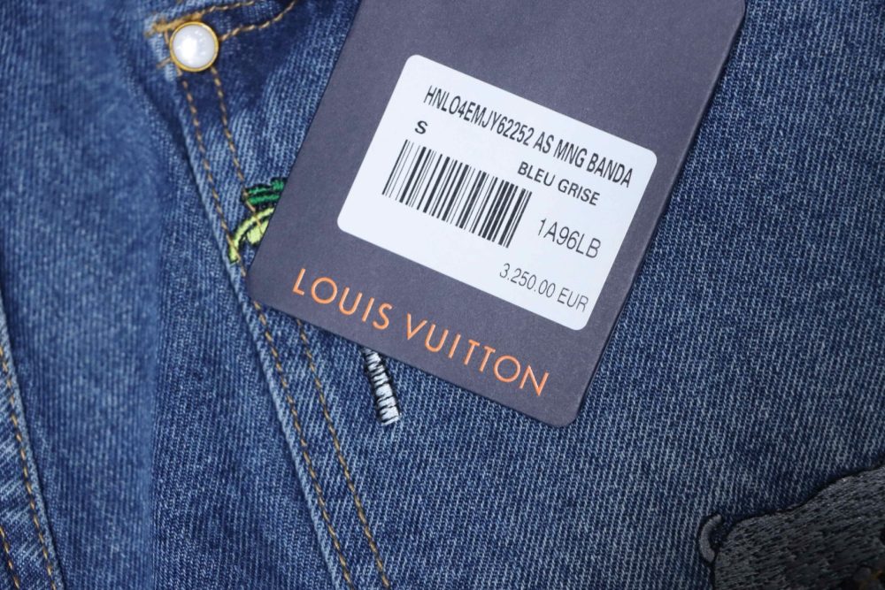 Jeanshose mit Tierstickerei – Bild 9