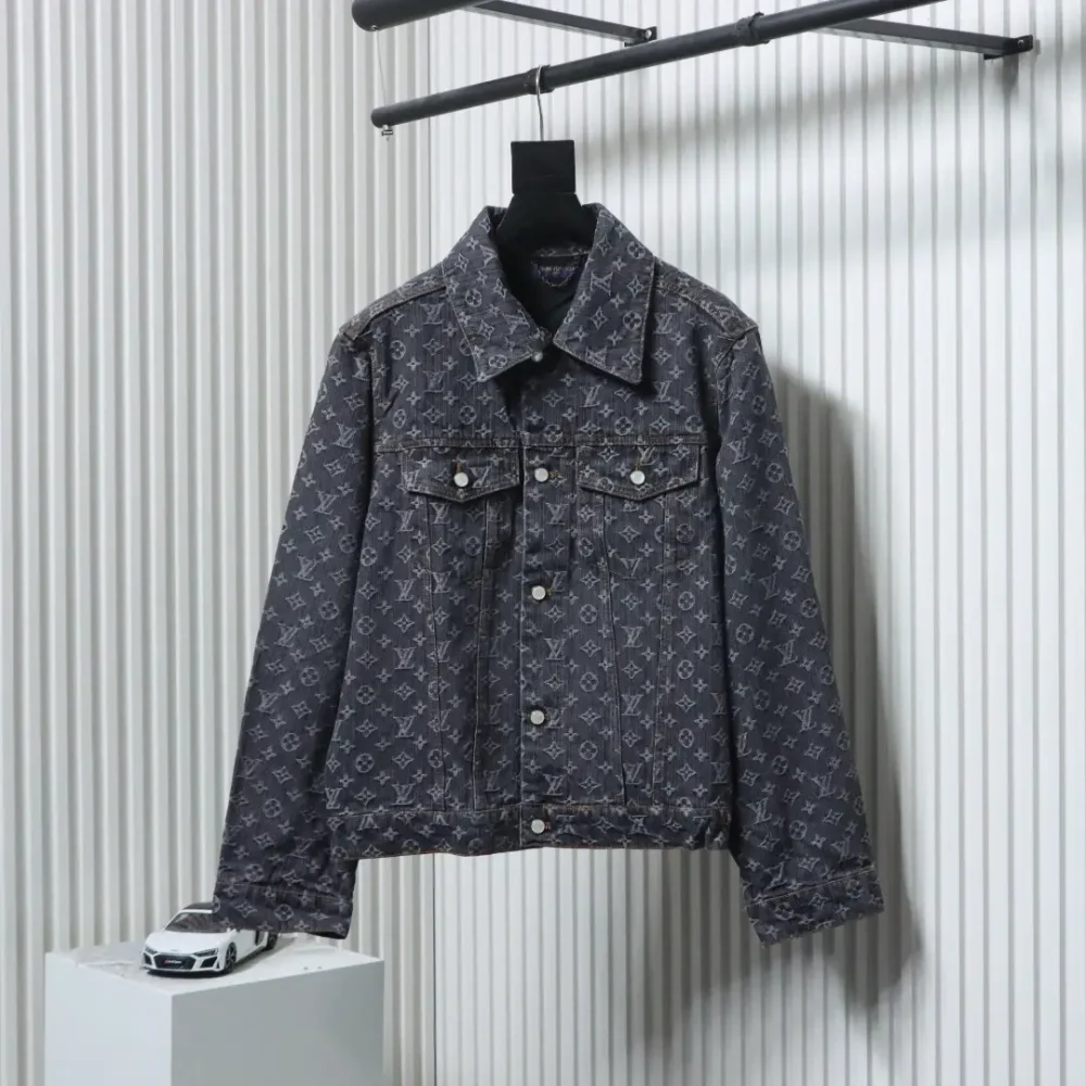 Jeansjacke mit FA-Allover-Print