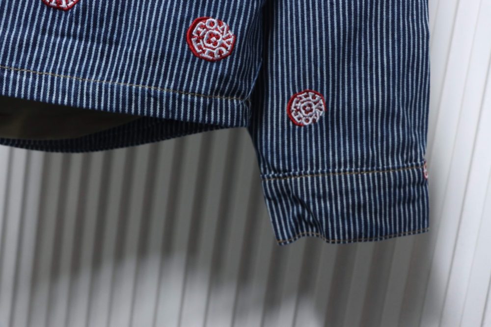 Jeansjacke mit Kirschblütenstreifen – Bild 7