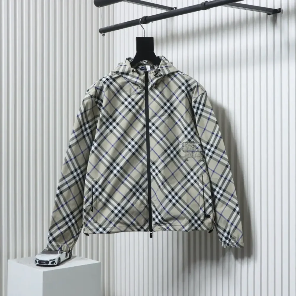 Kapuzenjacke im neuen Stil mit schrägem, kariertem Schlachtross-Stickerei – Bild 10
