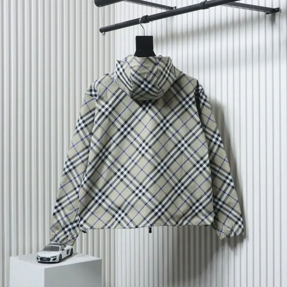 Kapuzenjacke im neuen Stil mit schrägem, kariertem Schlachtross-Stickerei – Bild 11