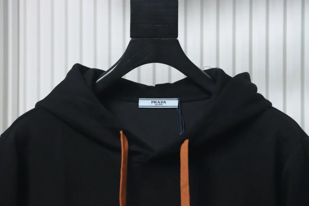 Kapuzensweatshirt mit Dreieckslogo und falscher Reißverschlusstasche XXL – Bild 3