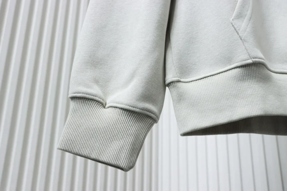 Kapuzensweatshirt mit ausgehöhltem, laminiertem Schriftzug XXL – Bild 10