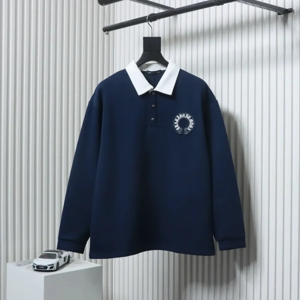 Langärmliges Poloshirt mit CH-Kreuzstickerei am Revers – Bild 11