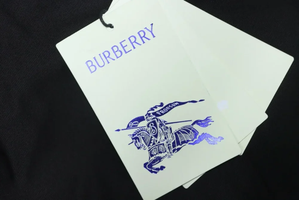 Langärmliges T-Shirt mit aufgesticktem Burberry-Signaturlogo – Bild 10