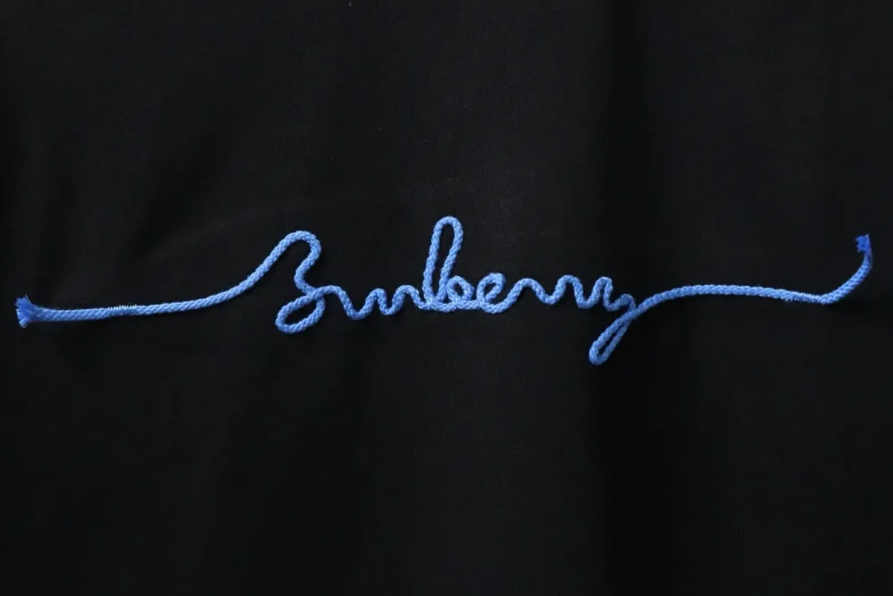 Langärmliges T-Shirt mit aufgesticktem Burberry-Signaturlogo – Bild 6