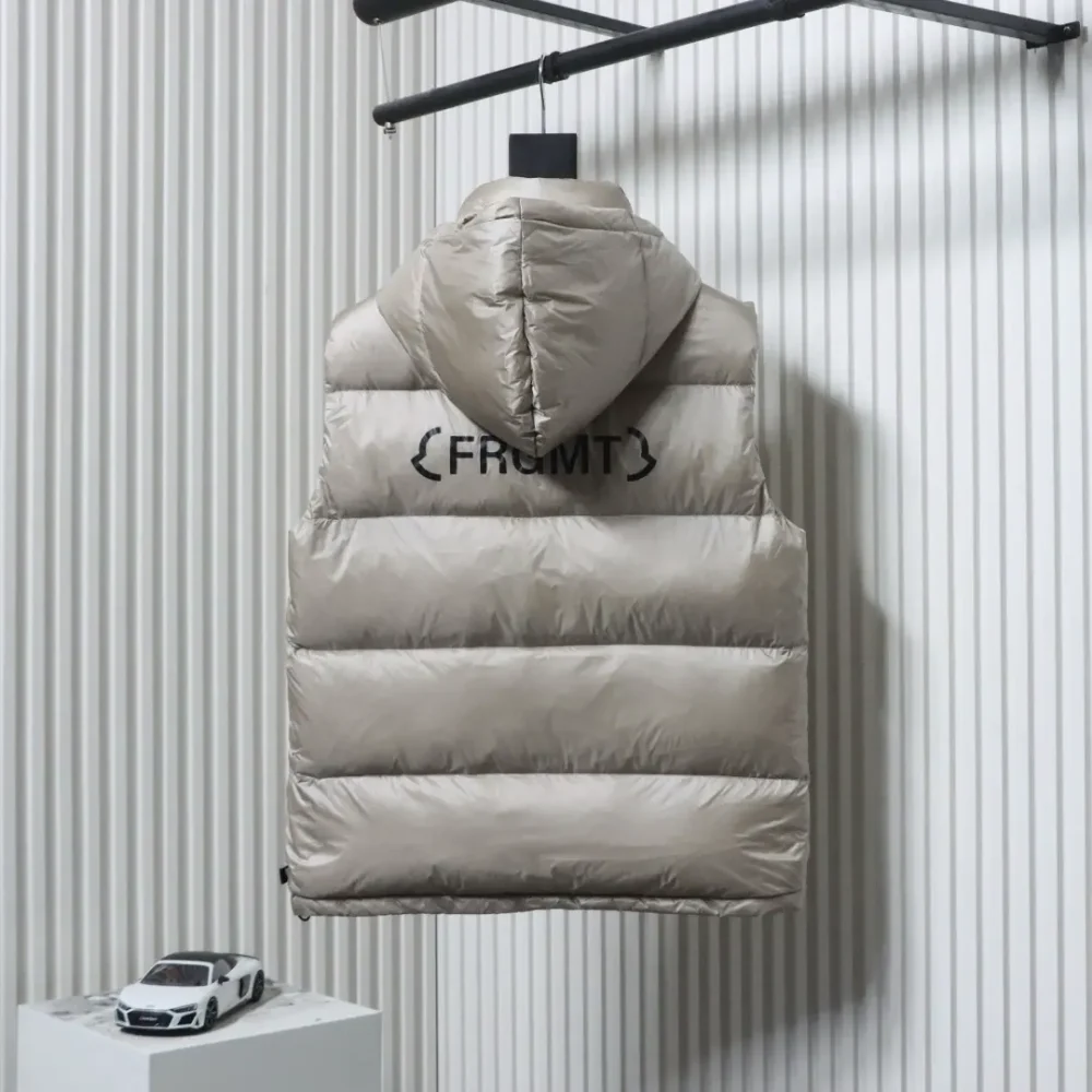 Moncler Co-Branding-Kapuzenweste Fujiwara Hiroshi – Bild 2
