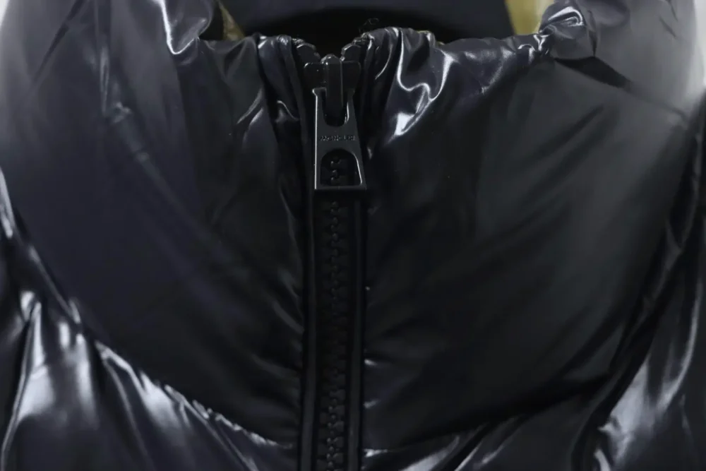 Moncler Karoweste im Colorblock-Design in glänzendem Schwarz – Bild 8