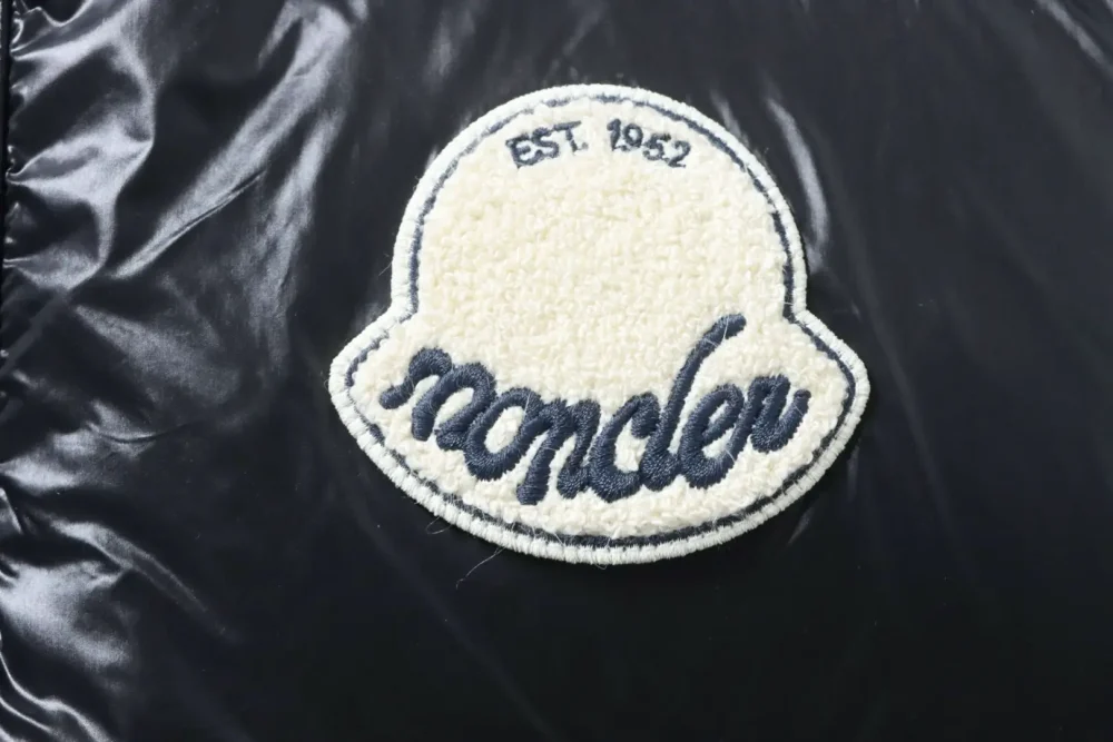 Moncler Karoweste im Colorblock-Design in glänzendem Schwarz – Bild 5