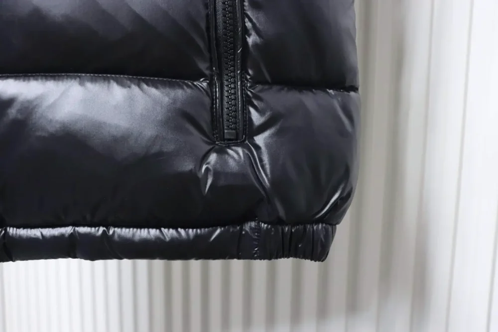 Moncler Maya Kapuzenweste glänzend – Bild 8