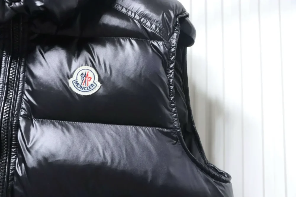Moncler Maya Kapuzenweste glänzend – Bild 5