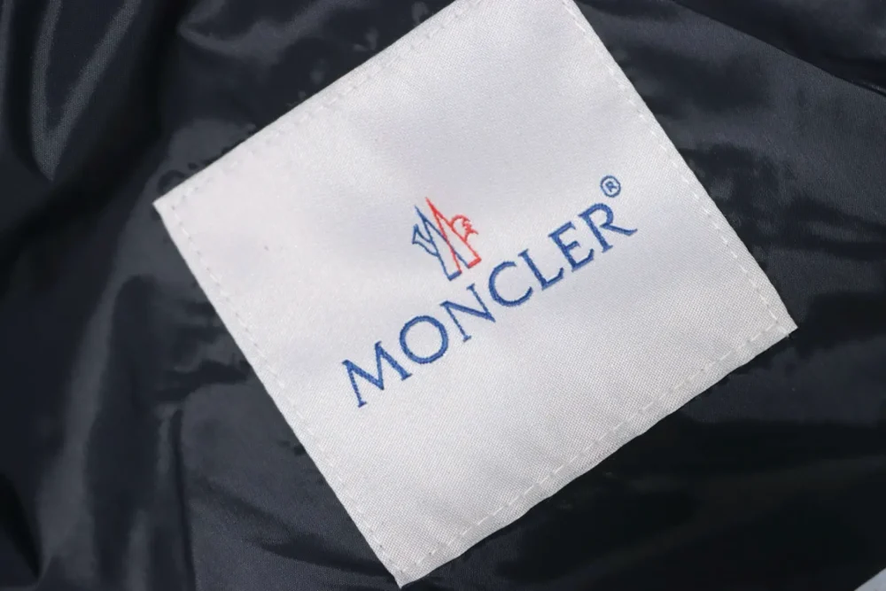Moncler Maya Kapuzenweste glänzend – Bild 9