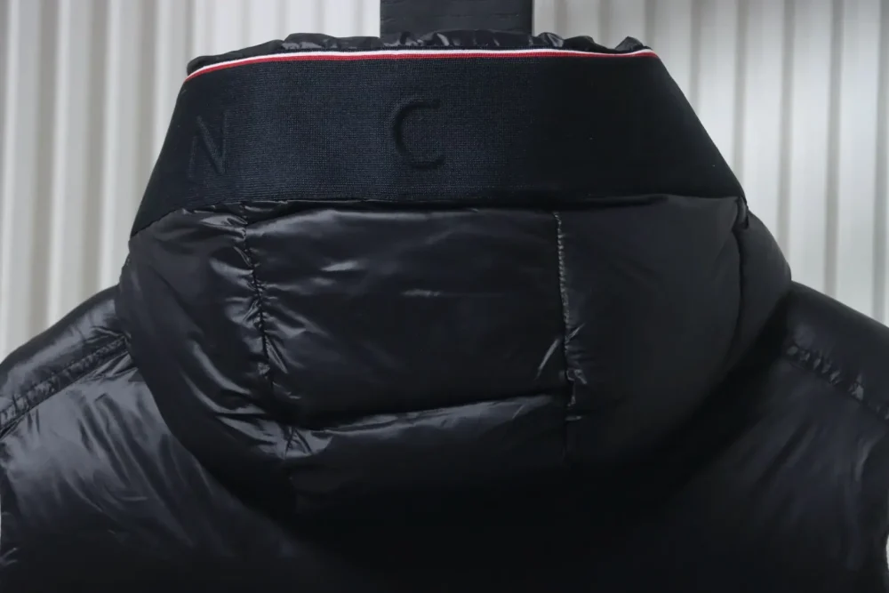 Moncler Web-Kapuzenweste mit Schriftzug – Bild 4