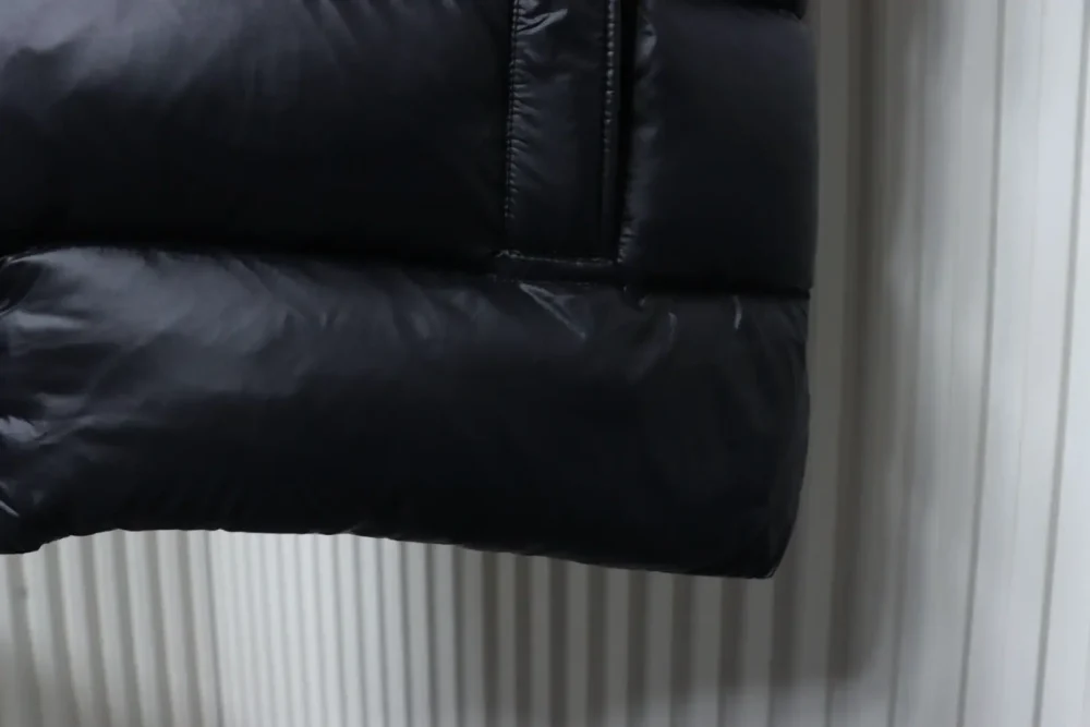 Moncler Web-Kapuzenweste mit Schriftzug – Bild 6