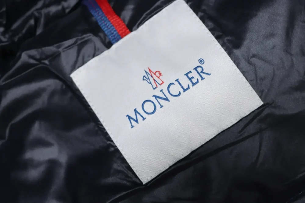 Moncler Web-Kapuzenweste mit Schriftzug – Bild 12