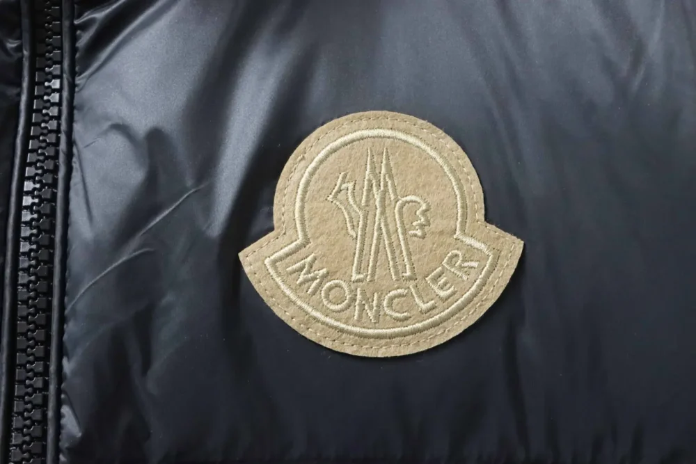 Moncler limitierte Auflage Logo blau Fat Man Weste – Bild 11