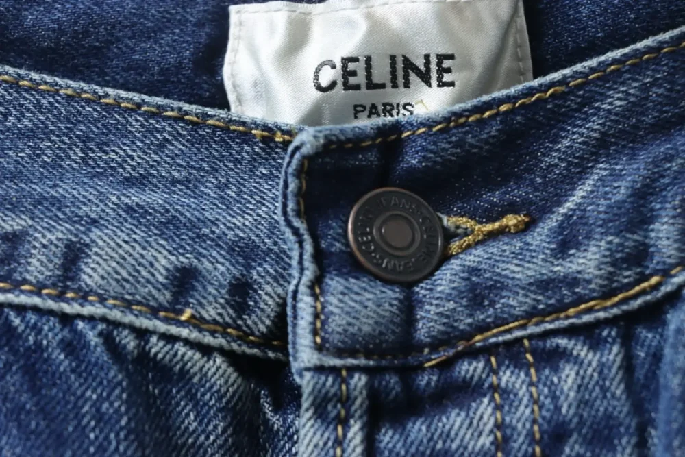 Neue Jeanshose mit Messerschnitt von Celine – Bild 8