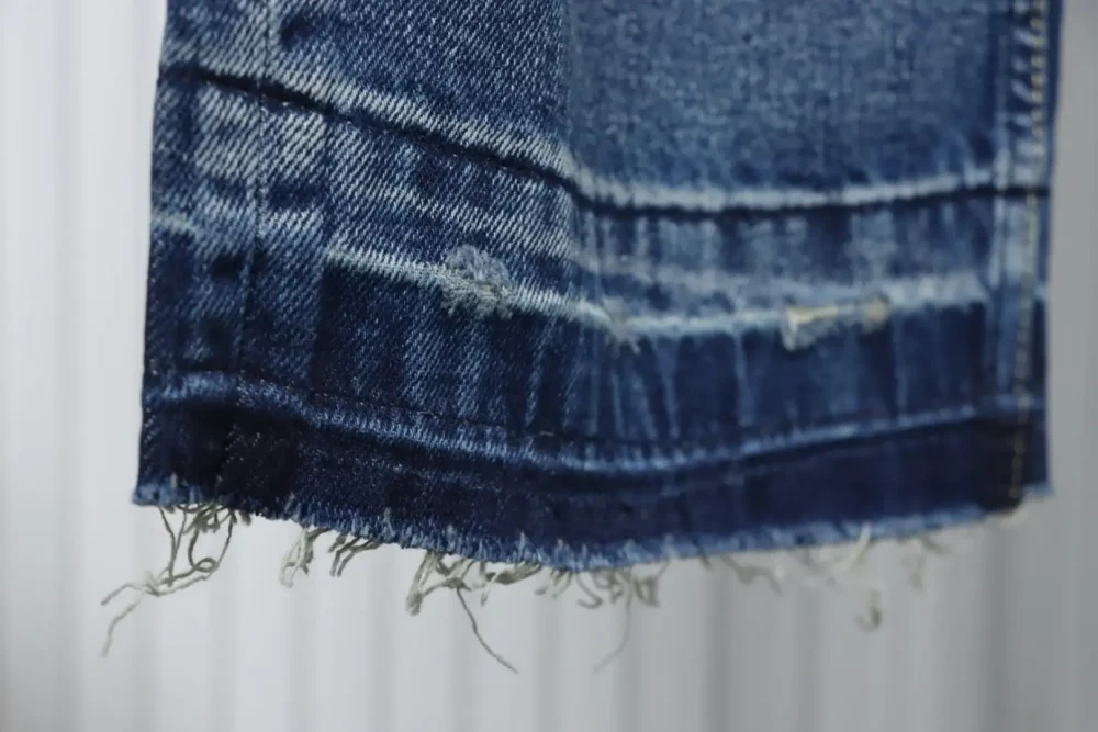 Neue Jeanshose mit Messerschnitt von Celine – Bild 6