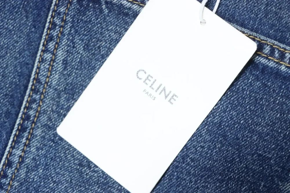 Neue Jeanshose mit Messerschnitt von Celine – Bild 5