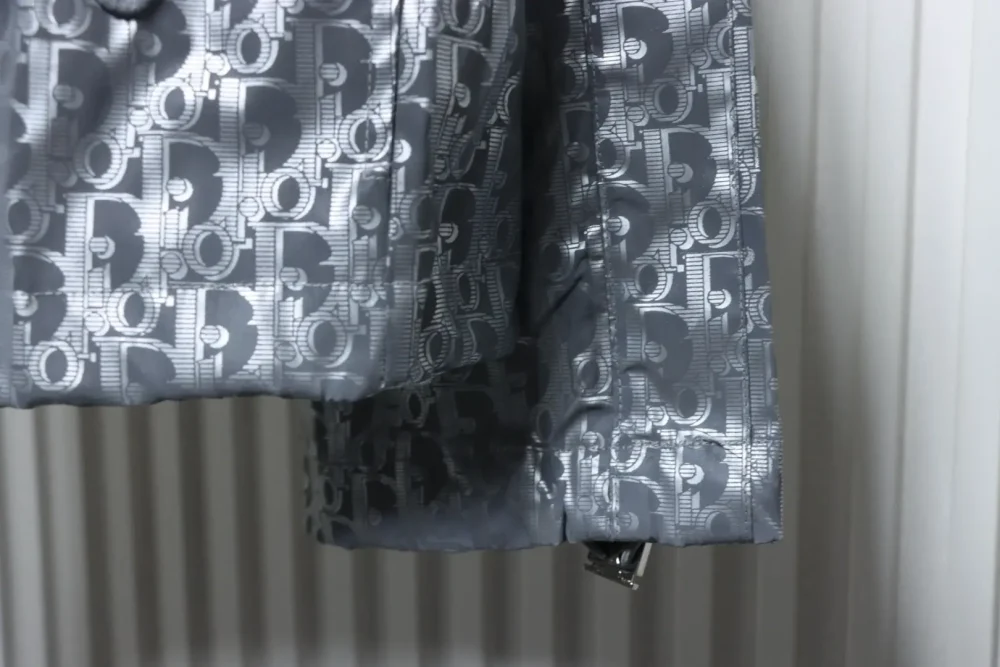 Reflektorjacke mit Stehkragen und Allover-Print – Bild 6