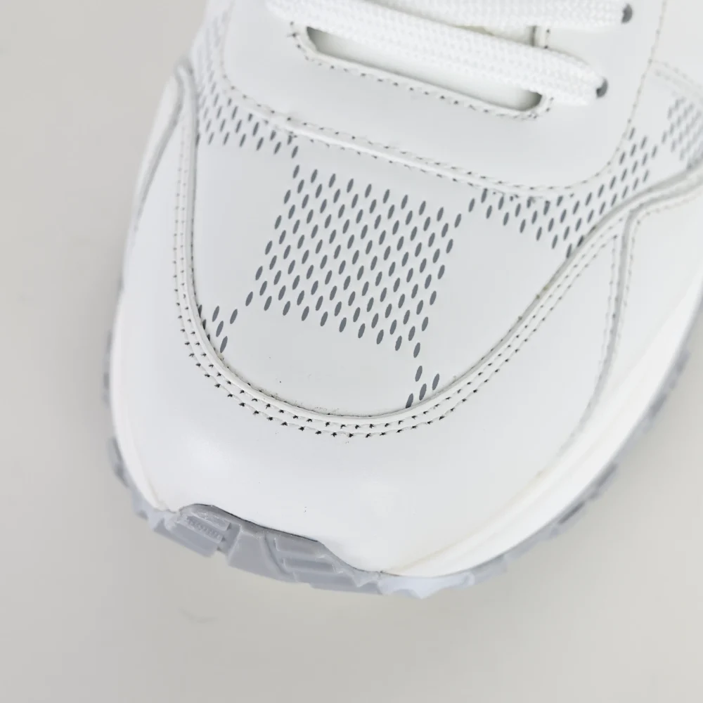 Run Away Lässige Low-Top-Schnürschuhe mit runder Zehenpartie in Schwarz und Weiß – Bild 11