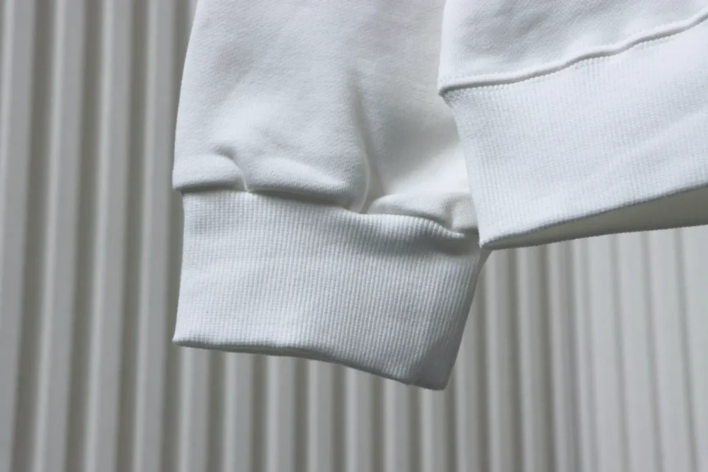 Rundhals-Sweatshirt mit kleinem Silikonlogo – Bild 6