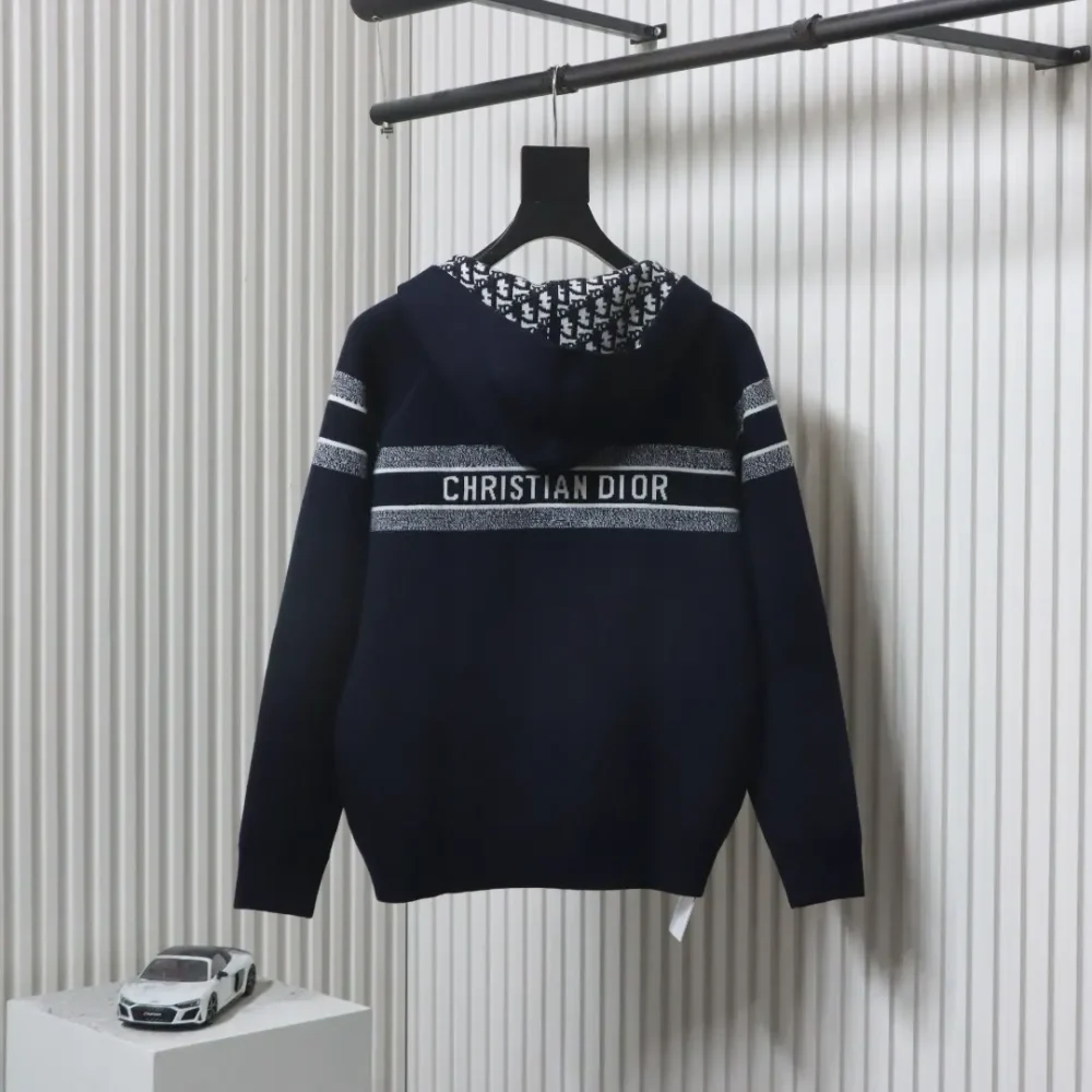 Schräge Wendejacke aus Kaschmir im Jacquard-Strick – Bild 2