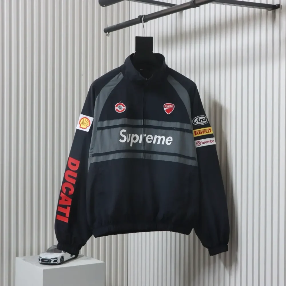 Sup.reme Ducati Co-Branding-Logo-Print in Kontrastfarbe – Sportjacke – Bild 11