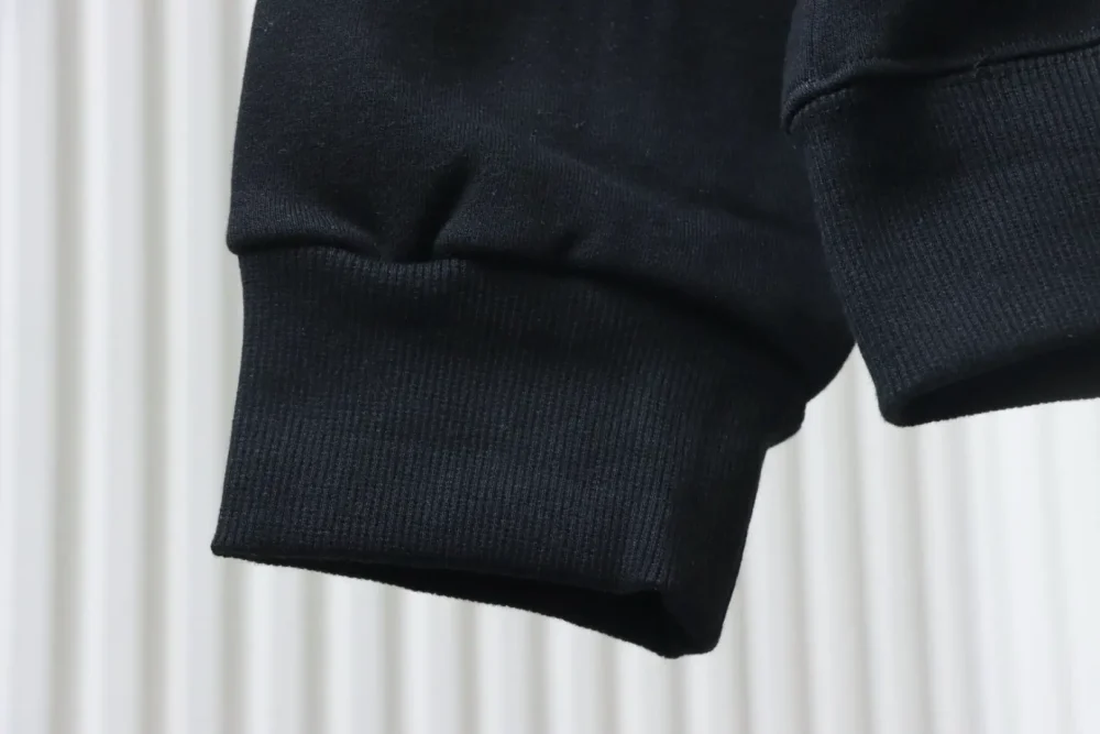 Sweatshirt mit Rundhalsausschnitt und Colorblock-Schriftzug – Bild 7