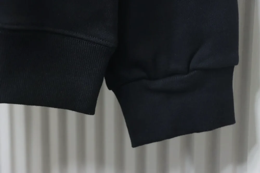 Sweatshirt mit Rundhalsausschnitt und Colorblock-Schriftzug – Bild 6