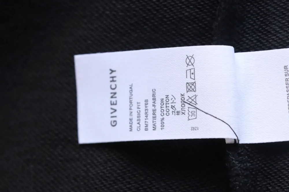 Sweatshirt mit Rundhalsausschnitt und Mosaik-Schriftzug – Bild 8