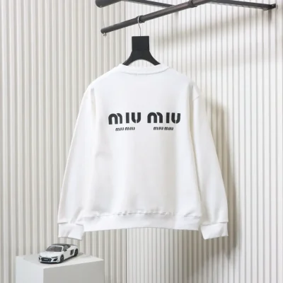 Sweatshirt mit Rundhalsausschnitt und Strass-Schriftzug