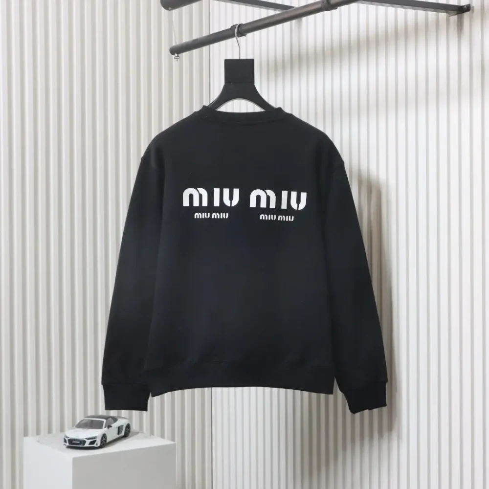 Sweatshirt mit Rundhalsausschnitt und Strass-Schriftzug