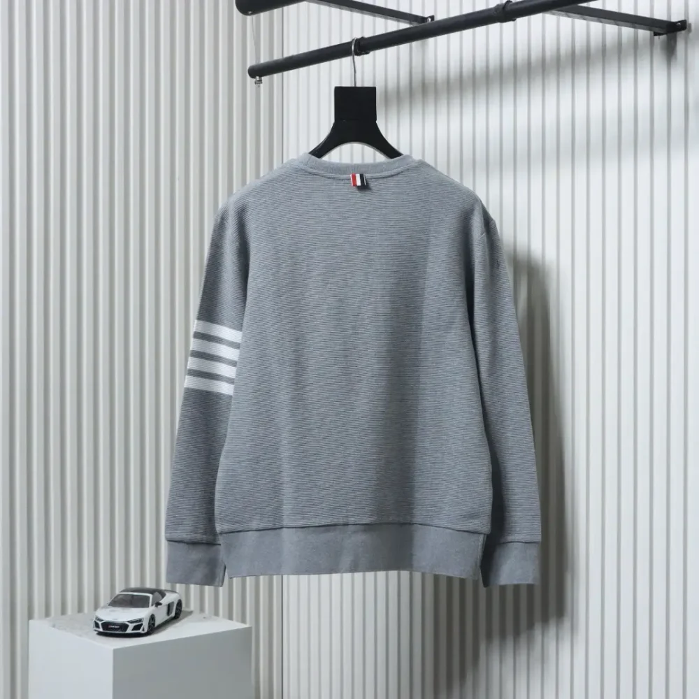 Sweatshirt mit Rundhalsausschnitt und Waffelstruktur in Wasserwellenform – Bild 12